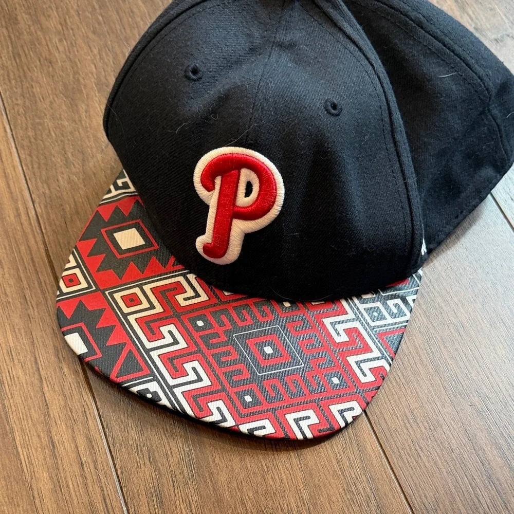 New Era Aztec Philadelphia Phillies Snap Back Black With Aztec Brim 7 1/4 / L